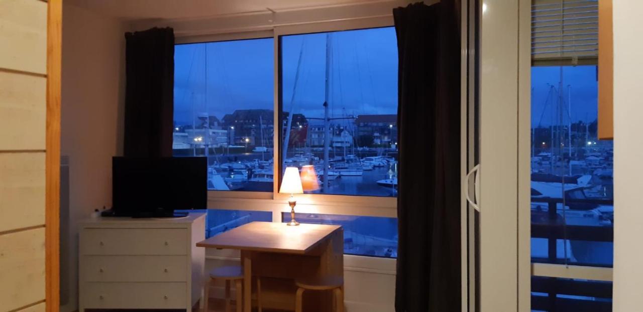 Le Loft-Boat Apartment Deauville Bagian luar foto