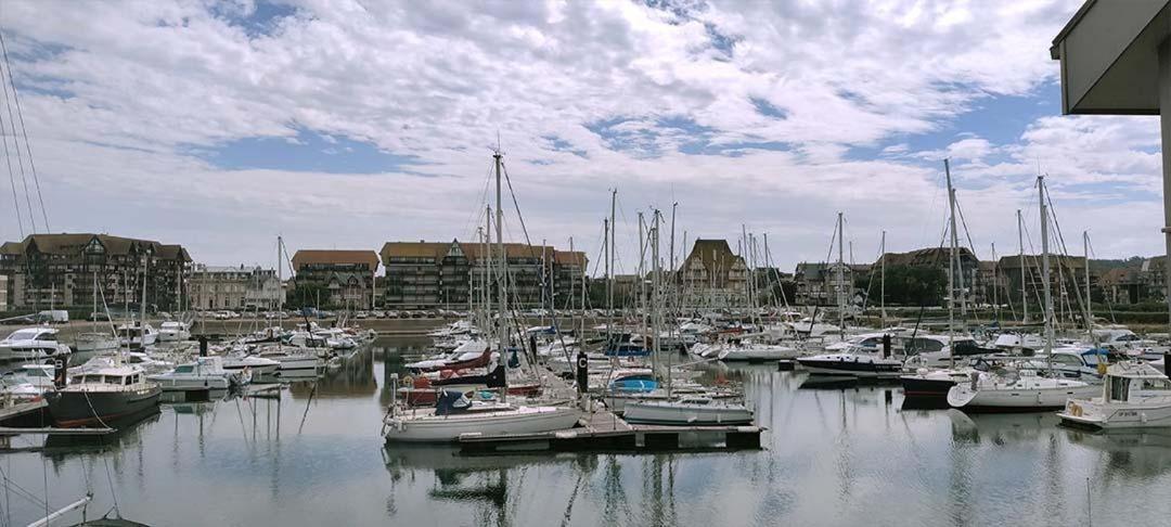 Le Loft-Boat Apartment Deauville Bagian luar foto