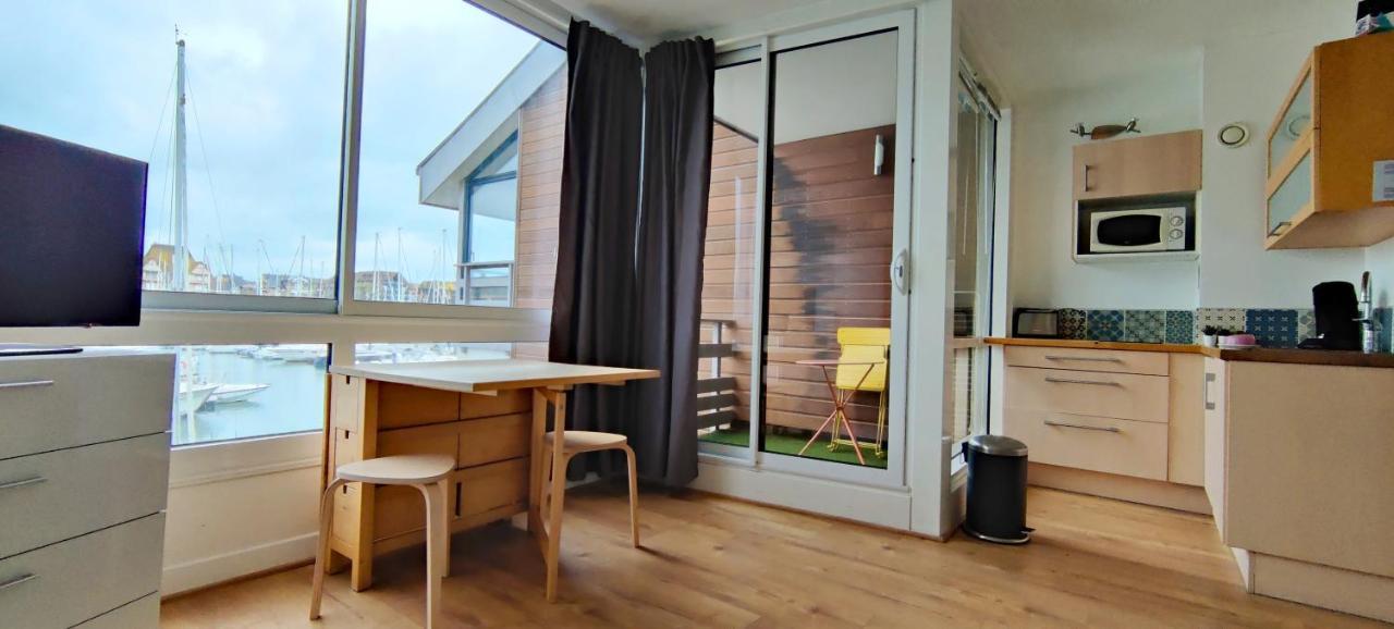 Le Loft-Boat Apartment Deauville Bagian luar foto