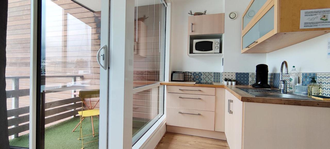 Le Loft-Boat Apartment Deauville Bagian luar foto