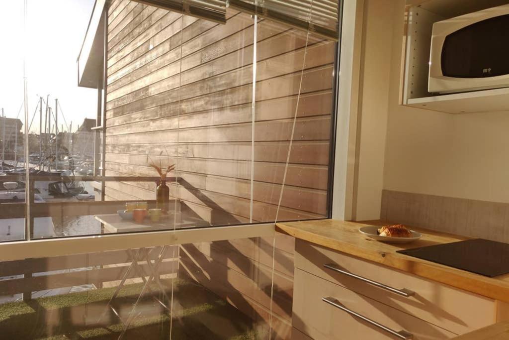 Le Loft-Boat Apartment Deauville Bagian luar foto